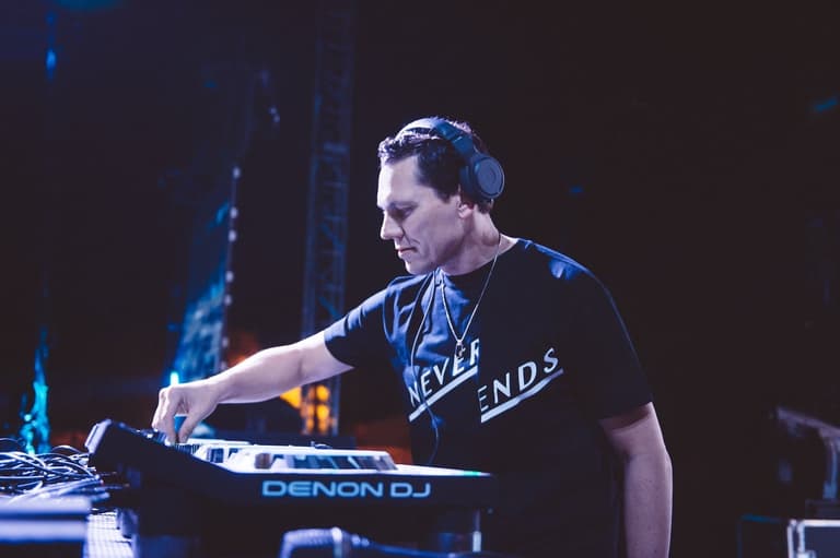 Tiësto talks longevity, Drake collabo and whether that Avicii ID is real Tiësto talks longevity, Drake collabo and whether that Avicii ID is real