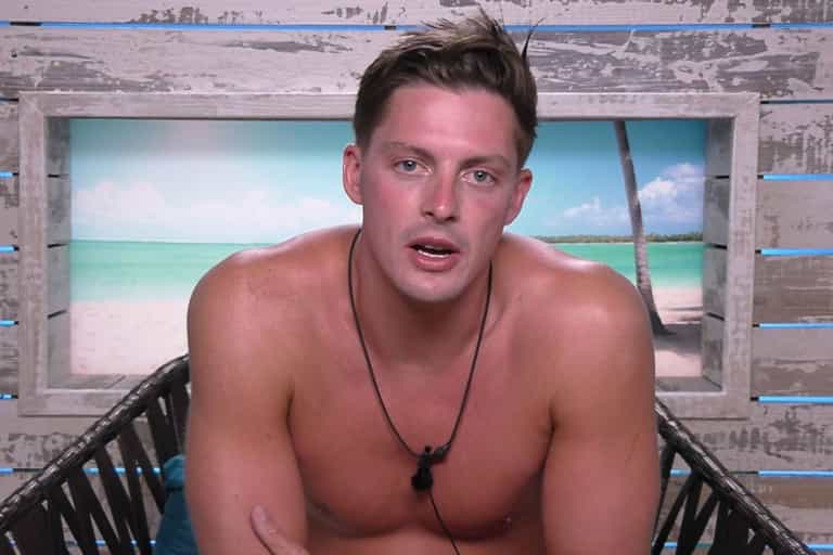 Alex finally ‘lets rip’ on Love Island after warning the villa Alex finally ‘lets rip’ on Love Island after warning the villa