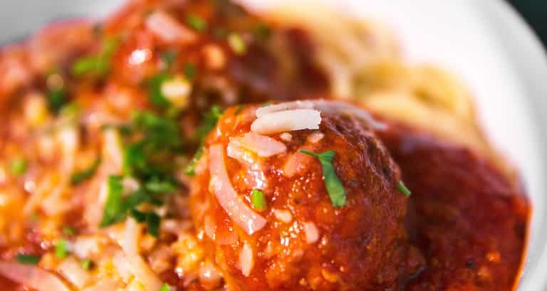 Traces of meat ‘found in vegan and vegetarian supermarket meals’ Traces of meat ‘found in vegan and vegetarian supermarket meals’