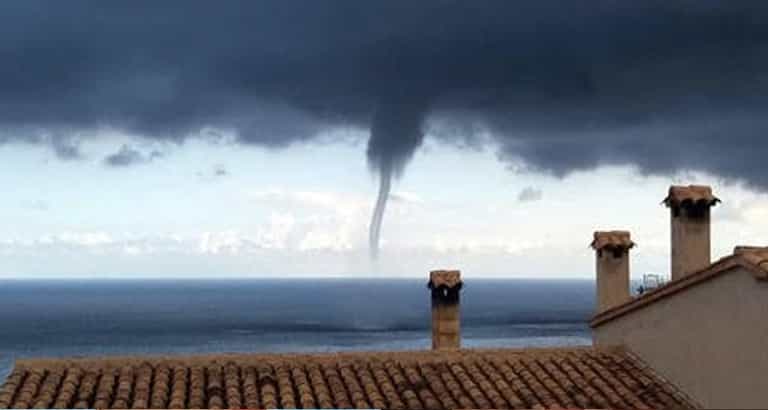 Huge tornado storms next to Love Island villa, flood warning for Majorca issued Huge tornado storms next to Love Island villa, flood warning for Majorca issued