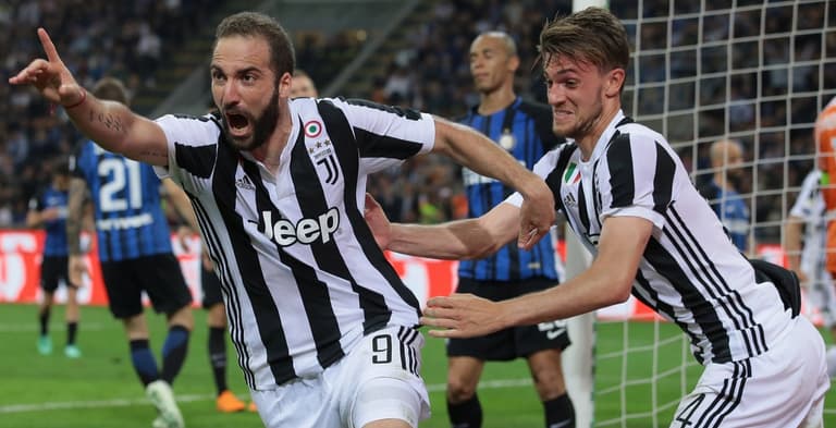 Chelsea edging closer to signing Juventus duo in £89m deal Chelsea edging closer to signing Juventus duo in £89m deal