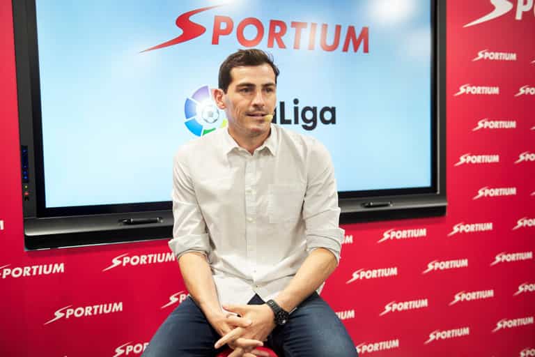 Iker Casillas jumps to defence of Loris Karius as abuse gets personal Iker Casillas jumps to defence of Loris Karius as abuse gets personal
