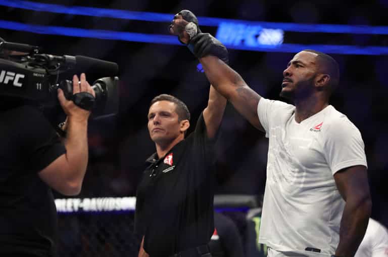 Former kickboxing world champion absolutely annihilated by UFC star who only started training to lose weight Former kickboxing world champion absolutely annihilated by UFC star who only started training to lose weight