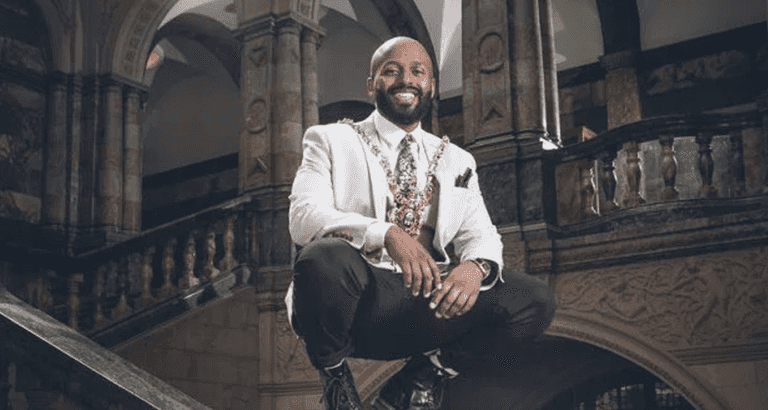 Sheffield’s Mayor calls Donald Trump a wasteman and bans him from the city Sheffield’s Mayor calls Donald Trump a wasteman and bans him from the city