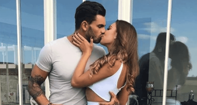 Adam Collard reveals secret WhatsApps sent to Rosie Williams Adam Collard reveals secret WhatsApps sent to Rosie Williams