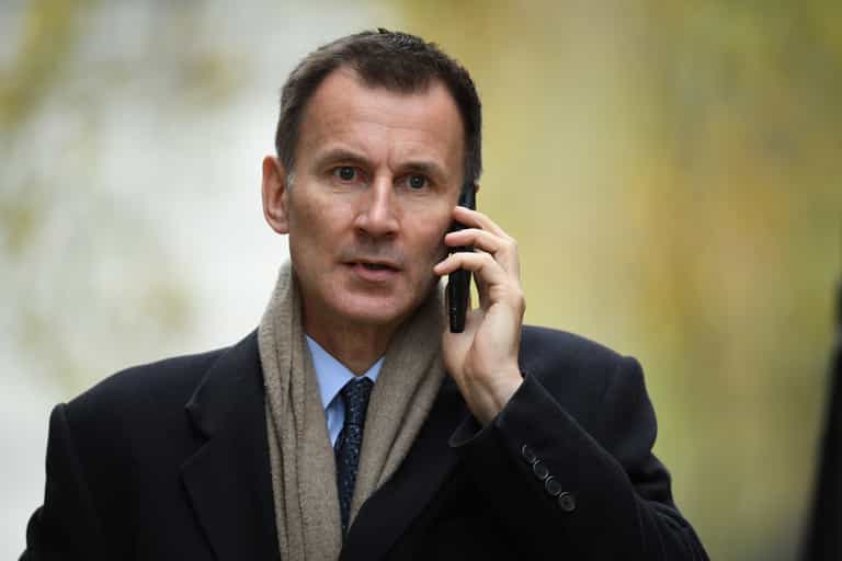 BBC newsreader definitely, definitely, accidentally mispronounces Jeremy Hunt’s name BBC newsreader definitely, definitely, accidentally mispronounces Jeremy Hunt’s name