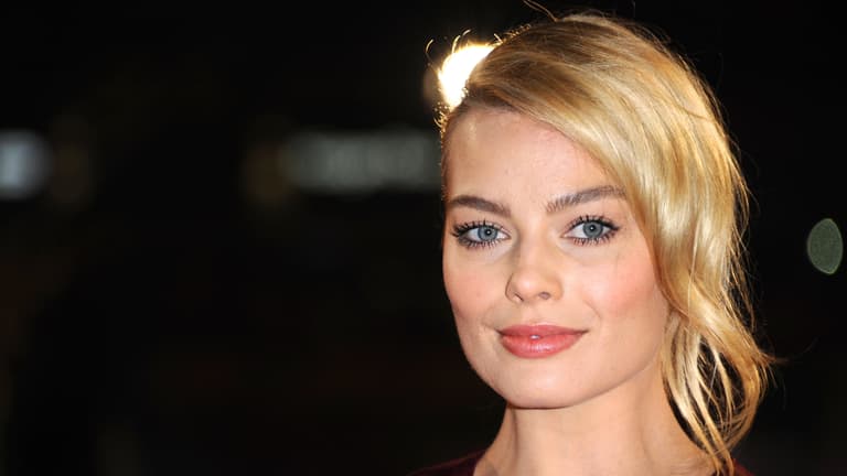 Margot Robbie reveals a new look for Harley Quinn in Birds of Prey teaser Margot Robbie reveals a new look for Harley Quinn in Birds of Prey teaser