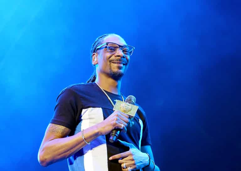 Snoop Dogg buys his former record label Death Row Records Snoop Dogg buys his former record label Death Row Records
