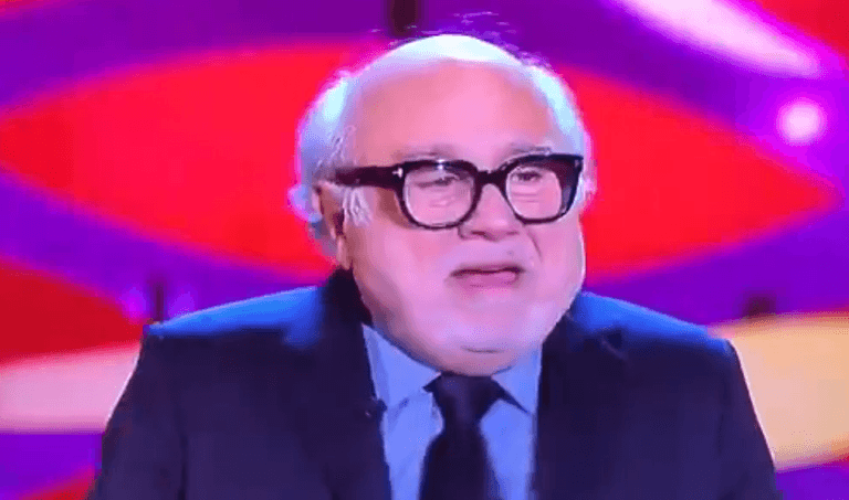 Danny DeVito delivers message of support for Arsenal at National Television Awards Danny DeVito delivers message of support for Arsenal at National Television Awards