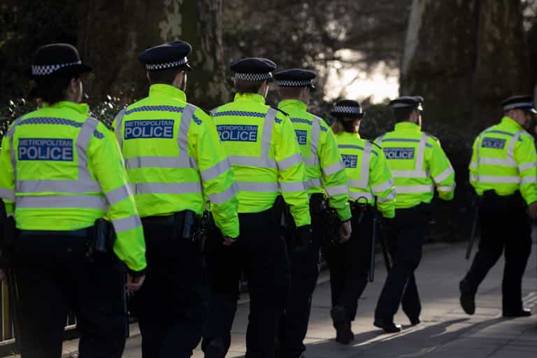 Police warn paedophile hunters to stop vigilantism after five arrested in Leeds Police warn paedophile hunters to stop vigilantism after five arrested in Leeds