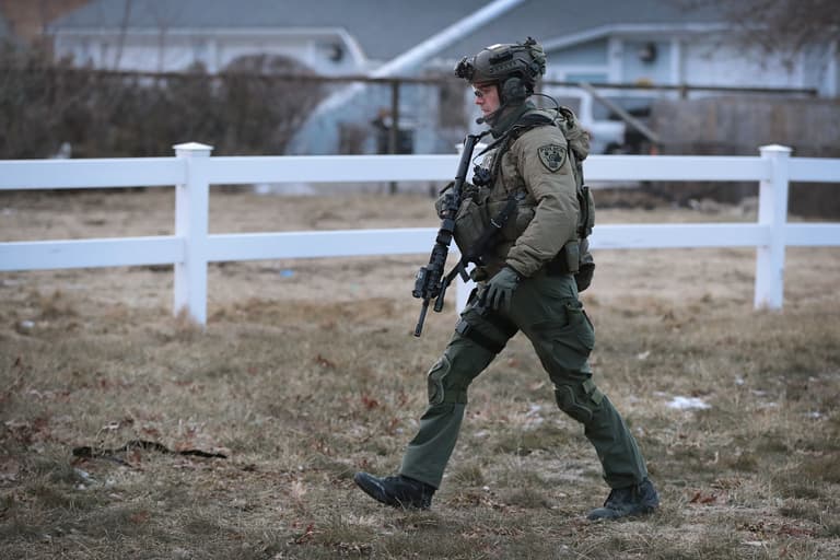 An American man lost his job and went on a shooting spree last night, five people were killed An American man lost his job and went on a shooting spree last night, five people were killed