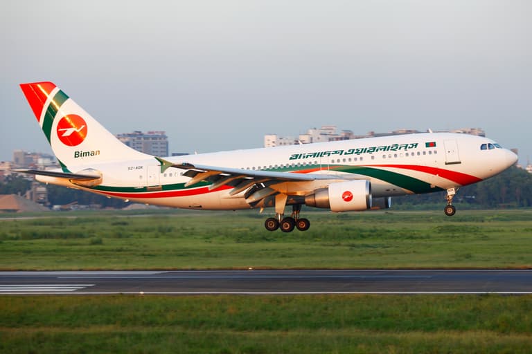 Plane carrying 142 passengers makes emergency landing after ‘attempted hijacking’ Plane carrying 142 passengers makes emergency landing after ‘attempted hijacking’