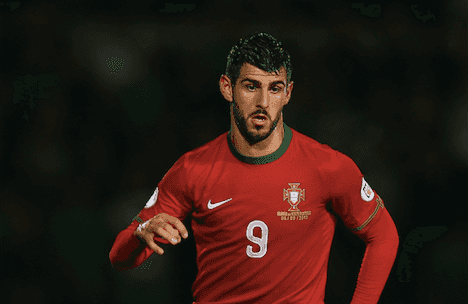 Reading striker Nelson Oliveira suffers gruesome facial injury during draw against Aston Villa Reading striker Nelson Oliveira suffers gruesome facial injury during draw against Aston Villa