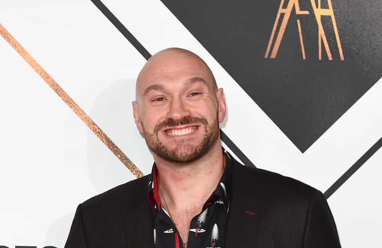 Tyson Fury gatecrashes Bournemouth night club event, dad dances all over the spot Tyson Fury gatecrashes Bournemouth night club event, dad dances all over the spot