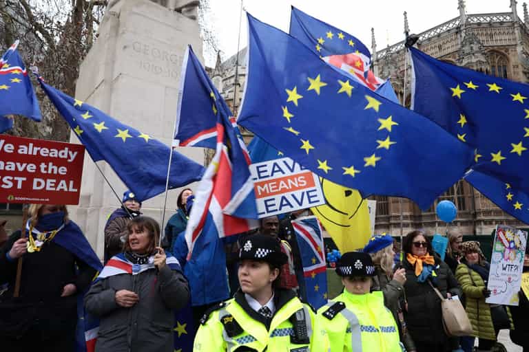 Support for Anti-Brexit petition passes one million signatures, crashes website Support for Anti-Brexit petition passes one million signatures, crashes website