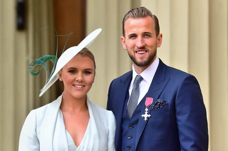 Harry Kane receives his MBE from Prince William after World Cup heroics Harry Kane receives his MBE from Prince William after World Cup heroics