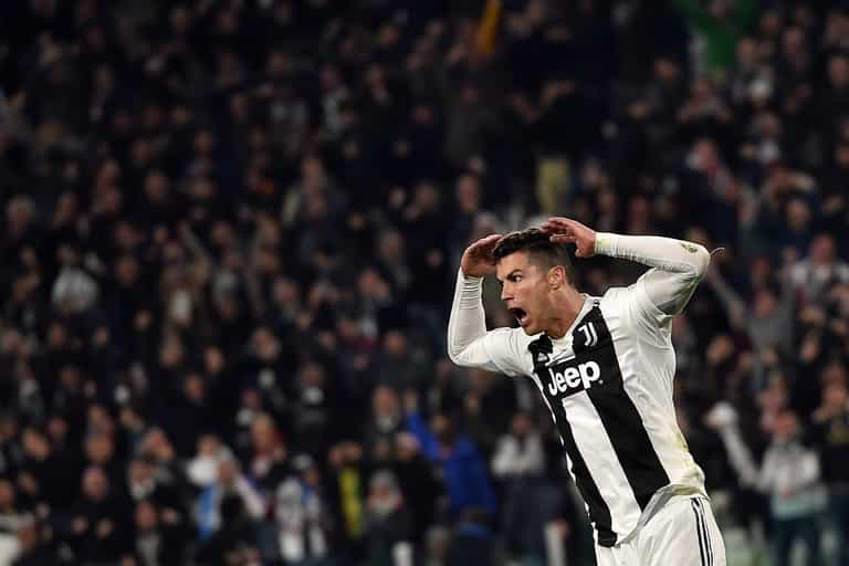 Cristiano Ronaldo ‘mocks Diego Simeone’ with gesture as Juventus beat Atletico Cristiano Ronaldo ‘mocks Diego Simeone’ with gesture as Juventus beat Atletico