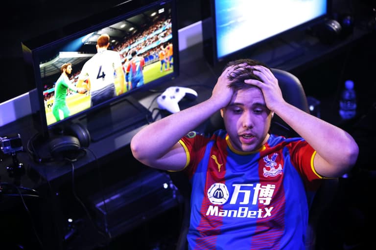 I played two of the best FIFA 19 players in the world and this is what happened I played two of the best FIFA 19 players in the world and this is what happened