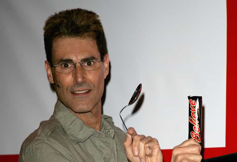 Uri Geller urges Britons to ‘telepathically stop’ Brexit at the same ‘very mystical time’ Uri Geller urges Britons to ‘telepathically stop’ Brexit at the same ‘very mystical time’