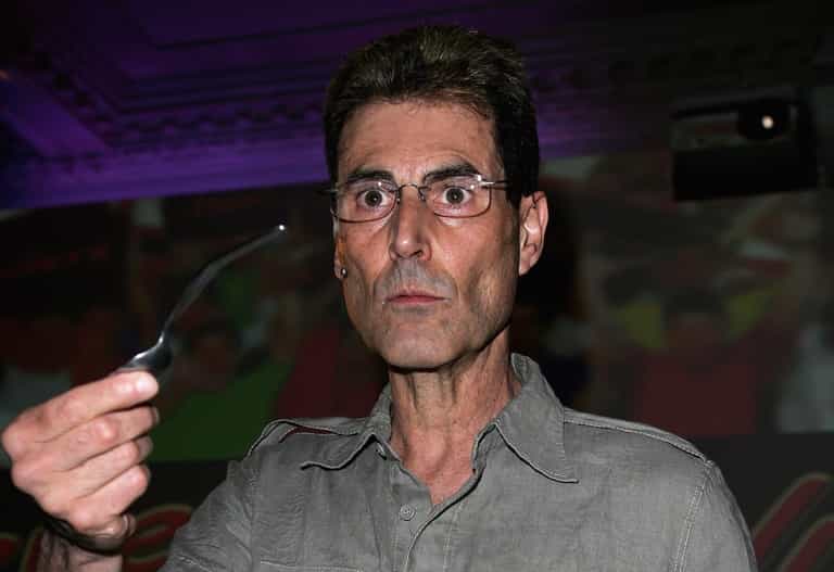 Uri Geller threatens to ‘telepathically’ stop Brexit if Theresa May doesn’t Uri Geller threatens to ‘telepathically’ stop Brexit if Theresa May doesn’t