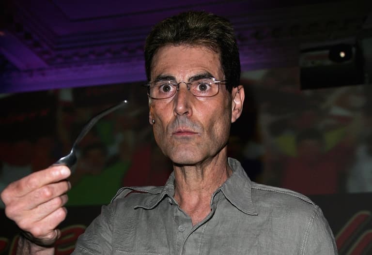 Uri Geller threatens to ‘telepathically’ stop Brexit if Theresa May doesn’t Uri Geller threatens to ‘telepathically’ stop Brexit if Theresa May doesn’t