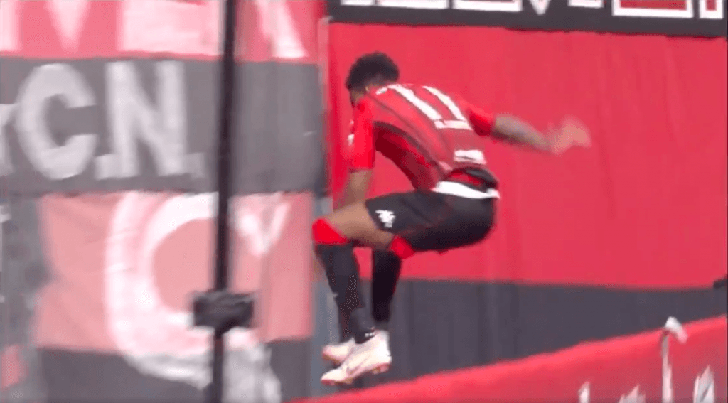 Anderson Lopes scores four, plummets into abyss during goal celebration