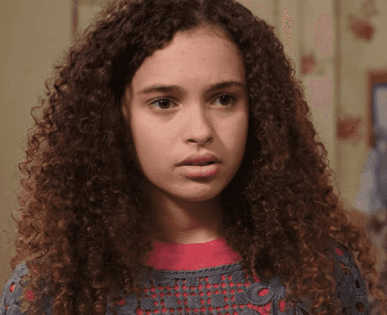 CBBC star Mya-Lecia Naylor dies aged 16 CBBC star Mya-Lecia Naylor dies aged 16