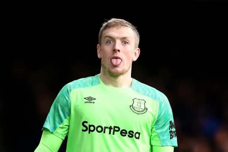 Manchester United consider replacing David De Gea with Jordan Pickford Manchester United consider replacing David De Gea with Jordan Pickford