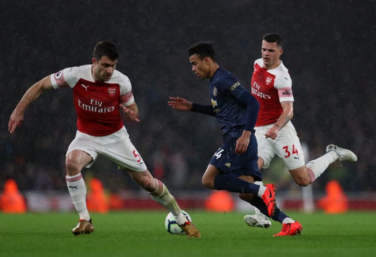 Mason Greenwood finish caps off lovely team move for Manchester United U23s Mason Greenwood finish caps off lovely team move for Manchester United U23s