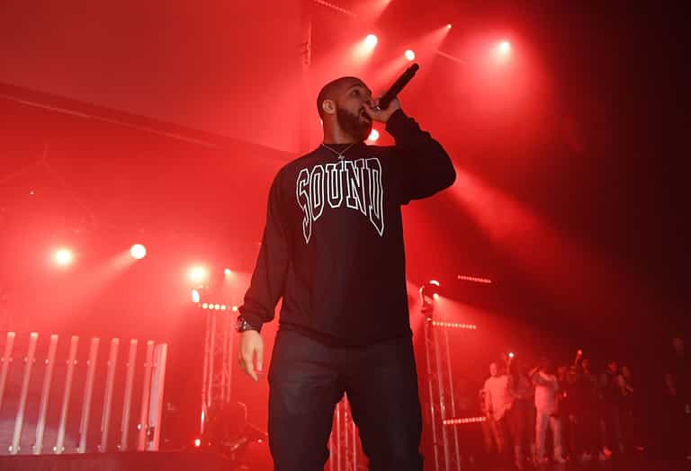 J Hus joins Drake on stage in London after release from prison J Hus joins Drake on stage in London after release from prison
