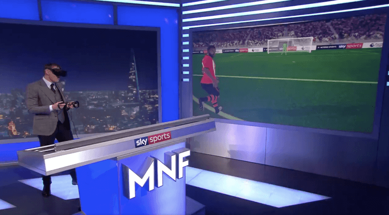 Jamie Carragher becomes Mo Salah to recreate one of the goals of the season Jamie Carragher becomes Mo Salah to recreate one of the goals of the season