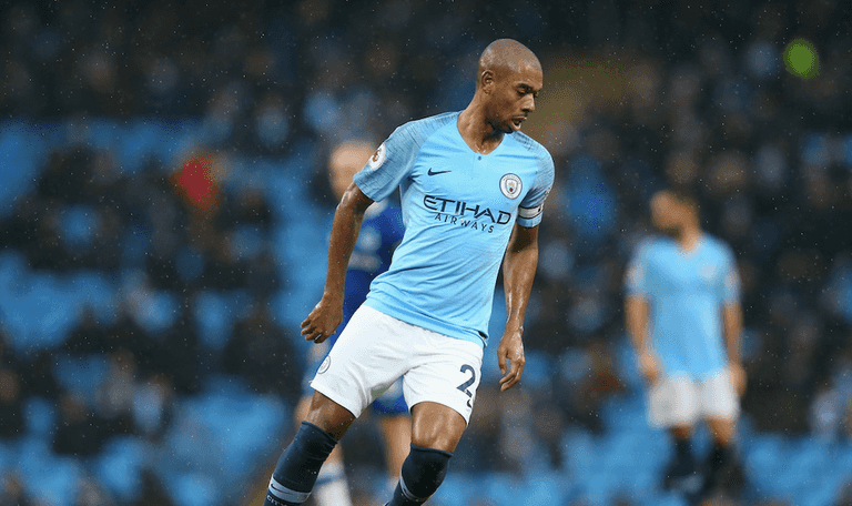 Everyone had the same reaction to Fernandinho elbowing Harry Kane Everyone had the same reaction to Fernandinho elbowing Harry Kane