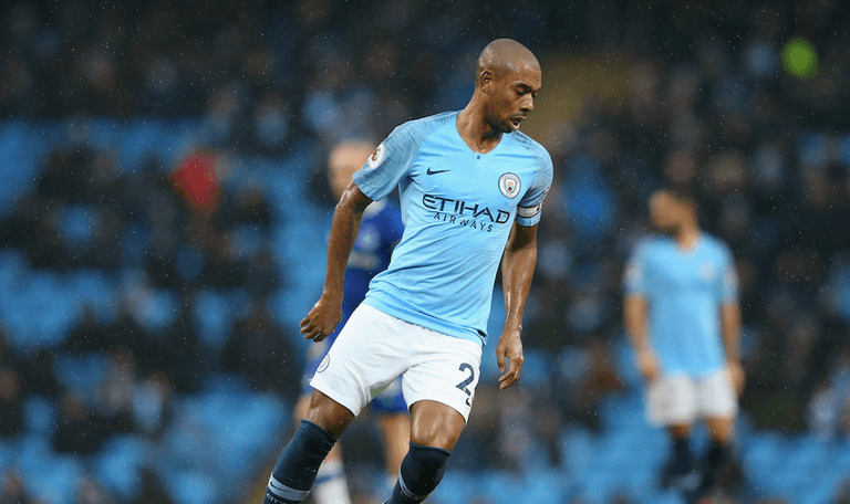 Everyone had the same reaction to Fernandinho elbowing Harry Kane Everyone had the same reaction to Fernandinho elbowing Harry Kane