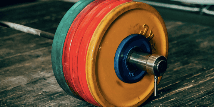 Schoolboy squats a whopping 376kg, breaks powerlifting record in the process Schoolboy squats a whopping 376kg, breaks powerlifting record in the process