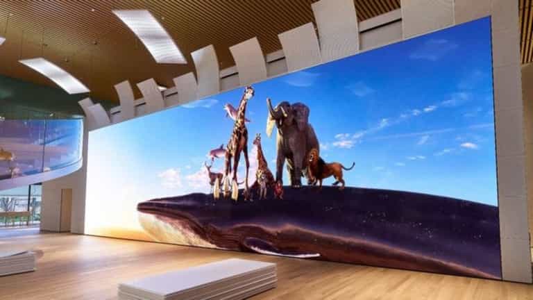 Sony reveal 16K television that is as tall as a giraffe Sony reveal 16K television that is as tall as a giraffe