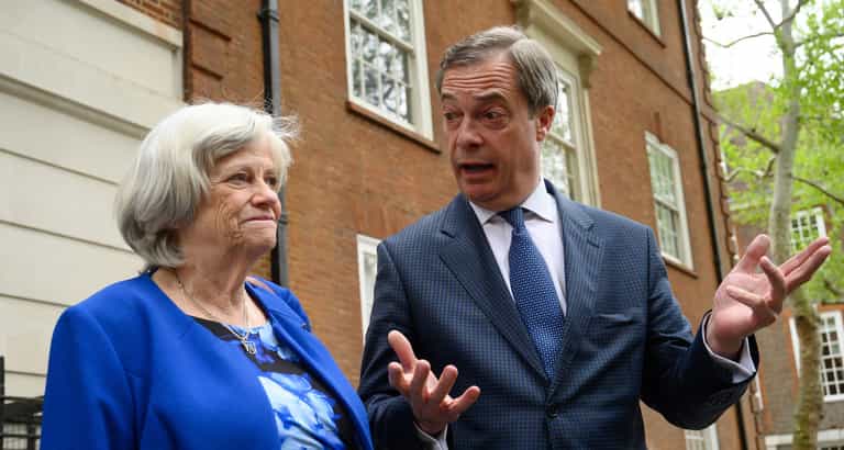 Teenager pranks Nigel Farage with selfie video ‘for his mum’ Teenager pranks Nigel Farage with selfie video ‘for his mum’
