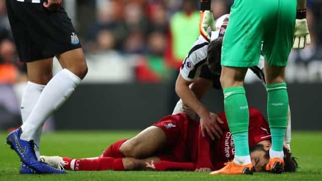 Mohamed Salah stretchered off after suffering nasty head injury against Newcastle Mohamed Salah stretchered off after suffering nasty head injury against Newcastle
