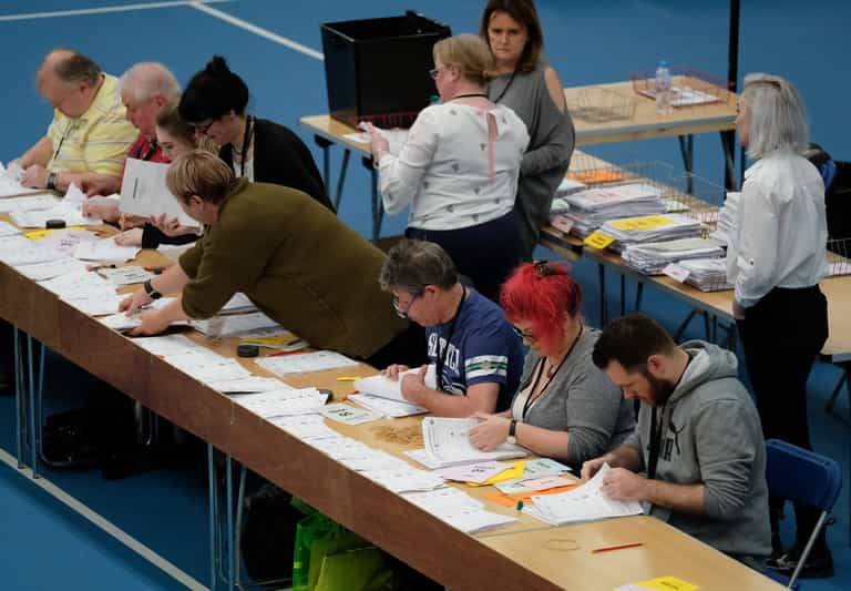 Voter writes ‘w*nk’ all over ballot paper, puts ‘not w*nk’ next to Greens, deemed acceptable as a vote Voter writes ‘w*nk’ all over ballot paper, puts ‘not w*nk’ next to Greens, deemed acceptable as a vote