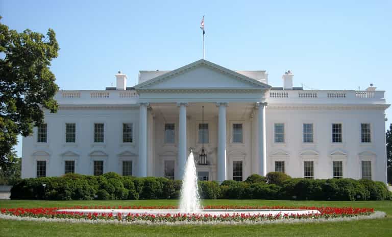Man dies after setting himself on fire outside White House Man dies after setting himself on fire outside White House