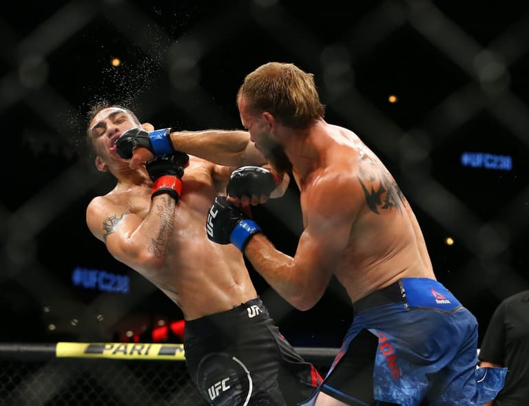 Decision to blow nose proves costly as Donald Cerrone loses classic to Tony Ferguson Decision to blow nose proves costly as Donald Cerrone loses classic to Tony Ferguson