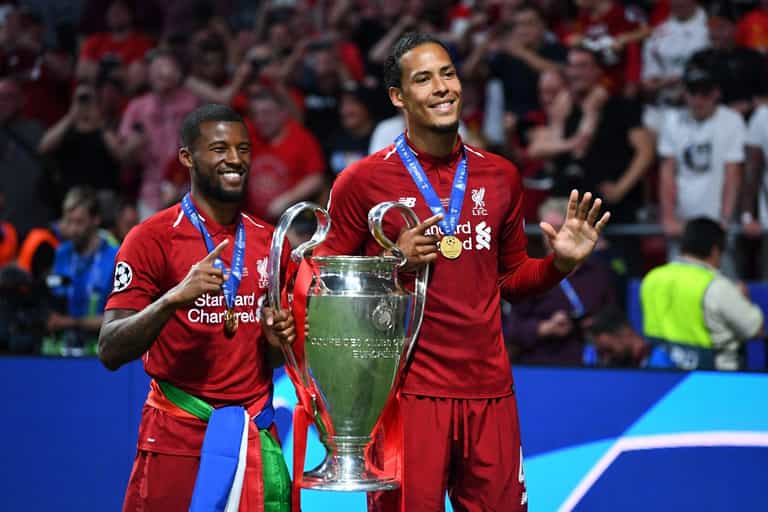 Netherlands teammates give van Dijk and Wijnaldum a hero’s welcome at hotel Netherlands teammates give van Dijk and Wijnaldum a hero’s welcome at hotel