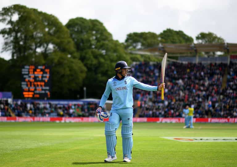 England cricketer Jason Roy brutally takes down the umpire by accident England cricketer Jason Roy brutally takes down the umpire by accident