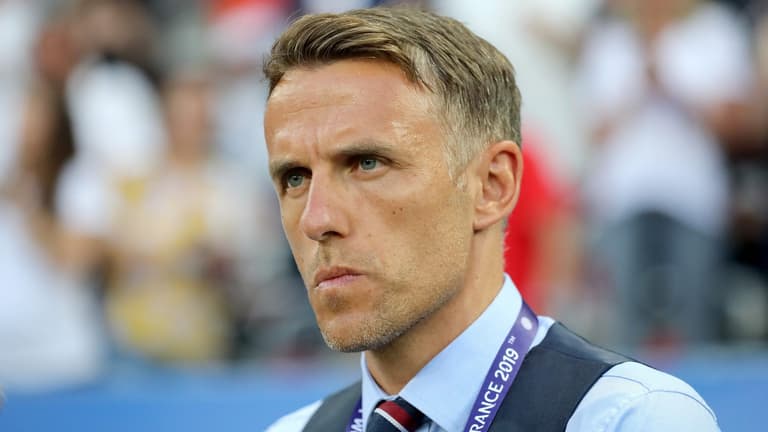 “Young girls all over the world are watching that behaviour… it’s not right” – Phil Neville “Young girls all over the world are watching that behaviour… it’s not right” – Phil Neville
