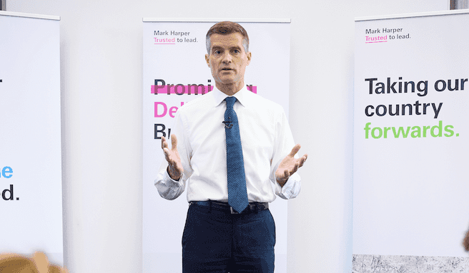Tory leadership candidate claims lion would win in fight between a lion and a bear as it’s a ‘symbol of Britain’ Tory leadership candidate claims lion would win in fight between a lion and a bear as it’s a ‘symbol of Britain’