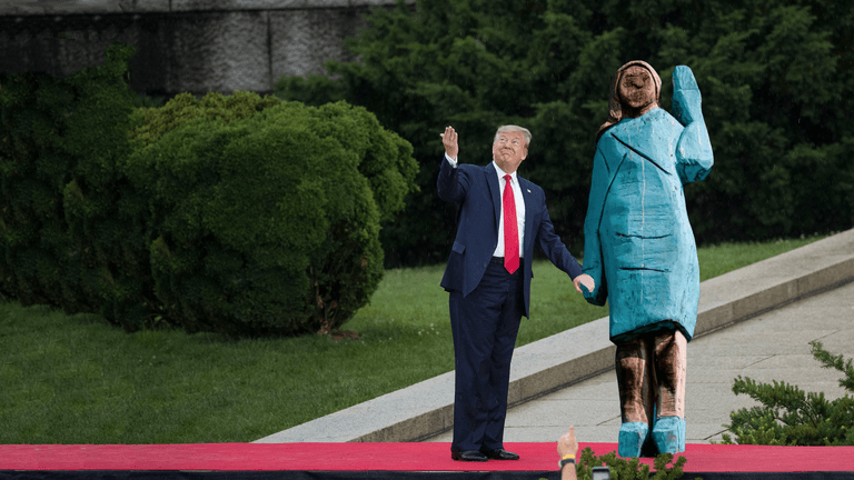 Here’s how it would look if Donald Trump married Melania’s wooden statue instead Here’s how it would look if Donald Trump married Melania’s wooden statue instead