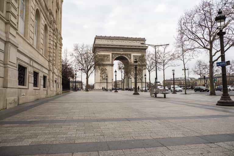 Paris streets sit silent as France goes under lockdown Paris streets sit silent as France goes under lockdown
