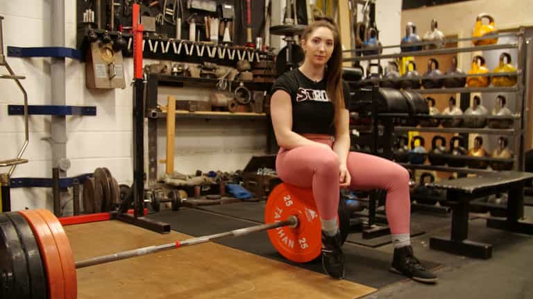 How one woman overcame anorexia to become a powerlifting champion How one woman overcame anorexia to become a powerlifting champion