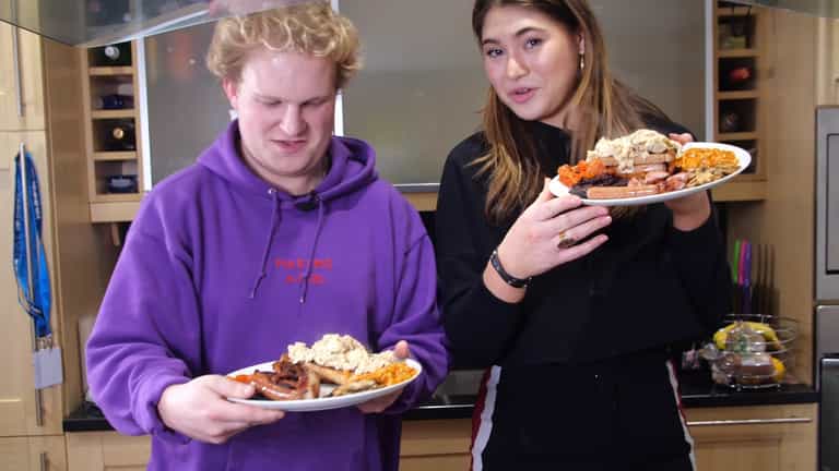 Americans try to make a full English breakfast Americans try to make a full English breakfast