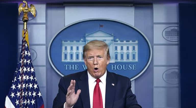 Donald Trump (wrongly) suggests injecting bleach to cure coronavirus Donald Trump (wrongly) suggests injecting bleach to cure coronavirus