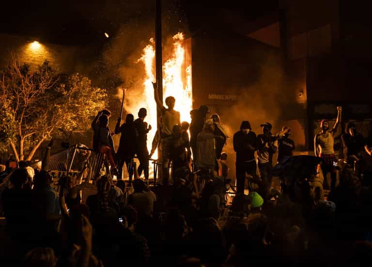 George Floyd: Riots break out in Minneapolis over killing George Floyd: Riots break out in Minneapolis over killing